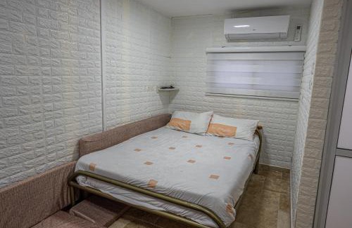 Masade House | Discover Comfort at צימר נאשד: Pet Friendly Retreat