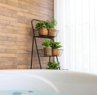 Haifa Apartment | Oceanfront Beach House with Hot Tub & Guest Rating of 9.2