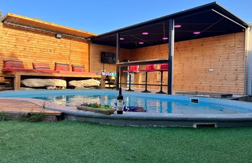 Ashkelon House | Relaxing Getaway at צימר LAVI with Pool and Family Fun