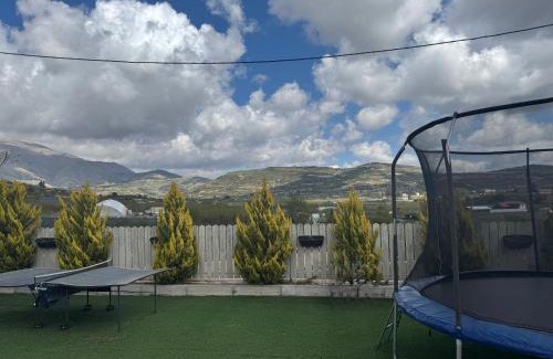 Masade Apartment | Explore צמרים סמר: Pet-Friendly Retreat with Pool