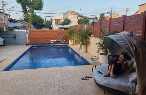 Kiryat Ekron House | Experience Oceanfront Bliss at קאסה גומז Hotel