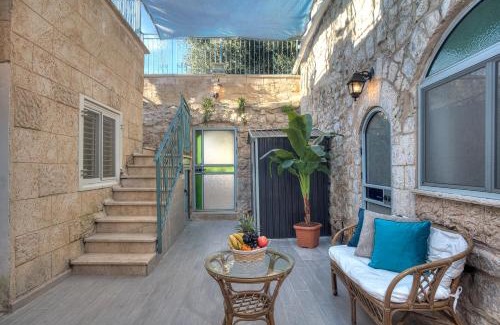 Artists Colony Hotel | Pet-Friendly Kshatot: Stone Complex in Historic Tzfat
