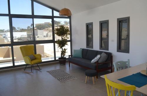 Yeruham Cabin | Experience Tranquility at רגע של מדבר - 10/10 Rated Stay