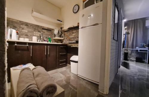 Kiryat Motzkin Apartment | Experience Exceptional Room Service in Our Cozy Hotel