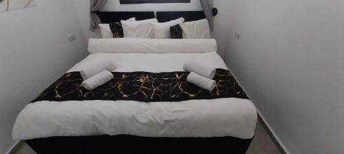 Bene Beraq Apartment | Family-Friendly Stay at שירת דבורה בבני ברק - 9.1/10 Rating