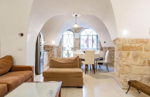 Safed Old City House | Serene Escape in the Heart of the Old City - Pet Friendly
