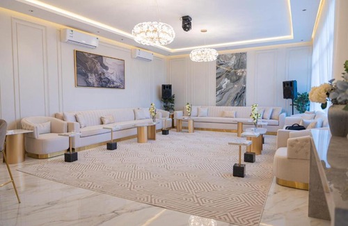 Buraydah Villa | Experience the Elegance of أفاني فيلا with Pool Access