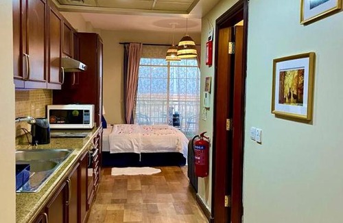 Bay La Sun Apartment | Marina Studio 1: Scenic Ocean Views with Pool Access