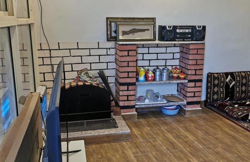 Umluj Ski Chalet | استراحة جاردينيا: Family-Friendly Oasis with Pool Access