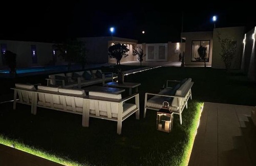 Banban Ski Chalet | Discover استراحة مشكاة: Rated 10/10 with Pool & Breakfast