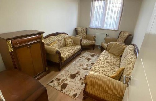 Esenyurt Apartment | Explore Istanbul: Family-Friendly Stay with Pool Access