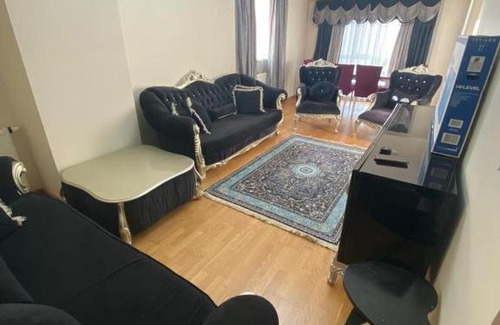 Esenyurt Apartment | Explore Istanbul: Family-Friendly Stay with Pool Access