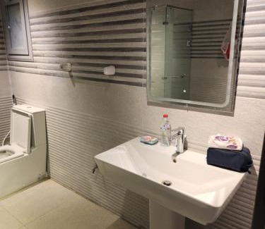 Helwan Apartment | Discover Family-Friendly Comfort at الامارات Hotel