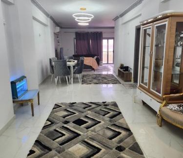 Helwan Apartment | Discover Family-Friendly Comfort at الامارات Hotel