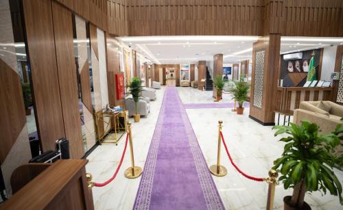 Al Aziziyah Apartment | Discover Alburj Alazraq: Family-Friendly Hotel Suites