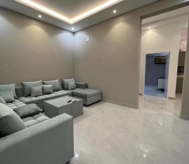 King Faisal Military City Apartment | Discover البنفسج سكوير: Family-Friendly & Accessible Stay