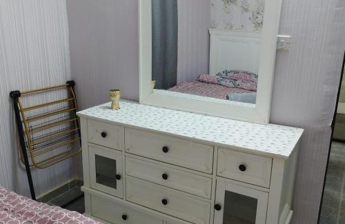 Al Hili Apartment | Discover العين الهيلي مصباح: Pet-Friendly Family Retreat