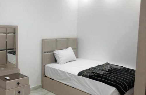 Old Cairo Apartment | Family-Friendly Stay in Cairo Al-Mahdi: Pet Welcoming Retreat