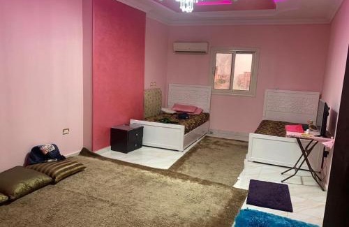 Helwan Apartment | Discover Cairo Helwan: Family-Friendly with a Hot Tub