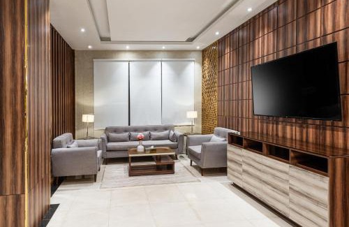 King Faisal Military City Hotel | Explore القصر للاجنحة الفندقية in احد رفيدة Today
