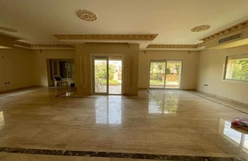 Al-'Amriyah Villa | Discover Relaxation at Al King with Pool & Family Amenities