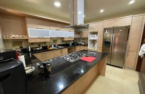 Al-'Amriyah Villa | Discover Relaxation at Al King with Pool & Family Amenities