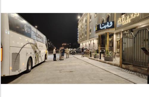 Thybiyah Apartment | Discover المها للشقق الفندفيه: 5-Star Family Retreat