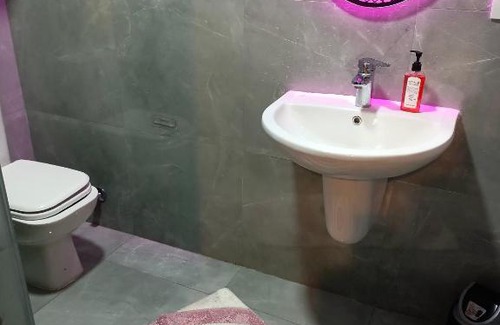 Al-Manasrah House | Discover the Beauty of بورتو سعيد with Pool Access