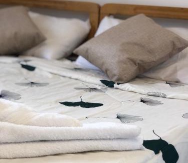 Umm Qais Apartment | Discover بيت العُمري (ام قيس): Top-Rated Family Getaway