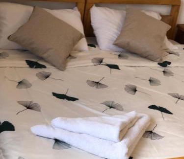 Umm Qais Apartment | Discover بيت العُمري (ام قيس): Top-Rated Family Getaway
