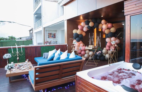 Buyukcekmece Ski Chalet | Discover بيت القمر: Oceanfront Escape with Private Beach