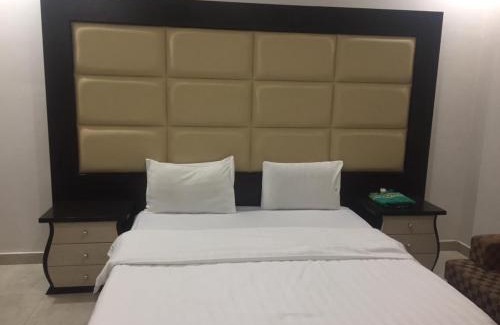 Al Aziziyah Apartment | بيت الميعاد للوحدات المخدومة