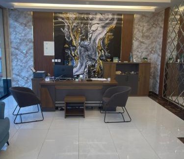 Jizan Apartment | Best Trip Valencia: Oceanfront Retreat with Breakfast & Hot Tub