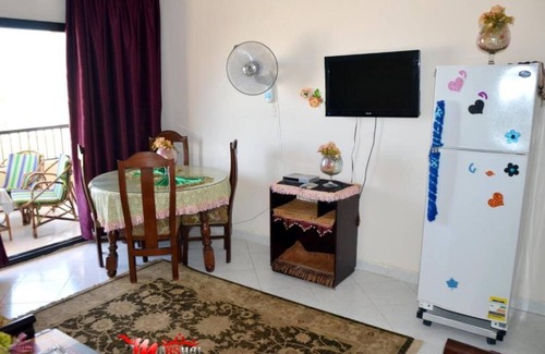 Bouvet Island Apartment | Discover Family-Friendly Stay in حى النخيل راس البر