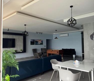 Durrat Al-Arous Apartment | Discover درة العروس فان بيتش: Oceanfront Family Retreat