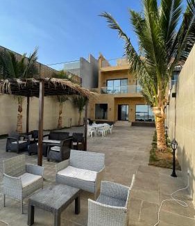 Dhahban Villa | Indulgent Darat Al-Aroos Villa with Private Pool & Beach