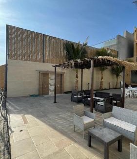 Dhahban Villa | Indulgent Darat Al-Aroos Villa with Private Pool & Beach
