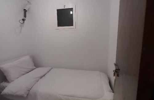 Durrat Al-Arous Apartment | Discover درة العروس: Oceanfront Getaway with Hot Tub