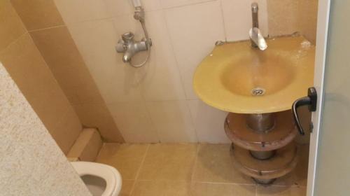 Al-Muntazah Apartment | Relaxing Duplex with 3 AC Rooms Near Al Maamoura Beach