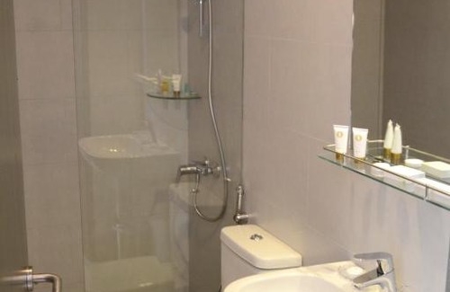 Salmiya Apartment | Explore ذا فيفتى ايت السالمية: Family-Friendly Getaway