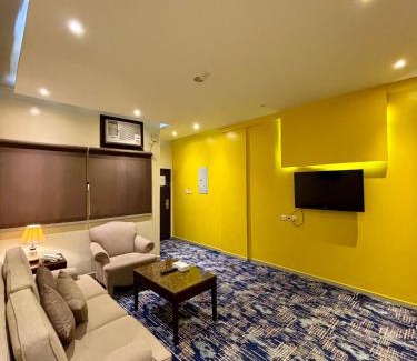 Ha'il Apartment | Comfort Hotel Suites: 4-Star Getaway with Hot Tub & Breakfast