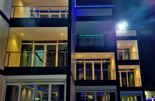 Durrat Al-Arous Villa | Relax at ريلاكس إن درة العروس: Family-Friendly Oasis