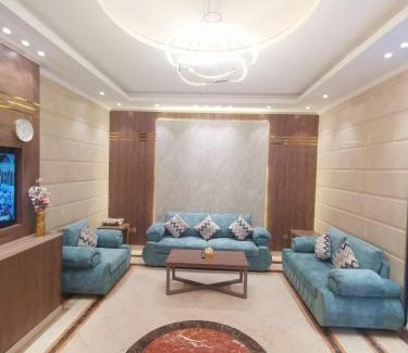 Al-Hamadaniyah Apartment | Sarah Furnished Apartments - Family-Friendly in Al-Hamdaniah