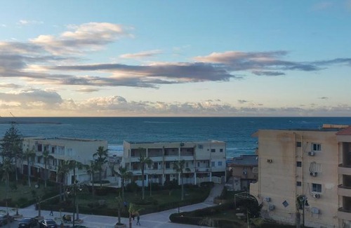 Al-Muntazah Apartment | Discover Beachfront Bliss at شاطئ المعمورة السياحي