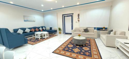 Ar Rayis Ski Chalet | Discover شاليهات أوس الحجاز: Family-Friendly Retreat with Pool