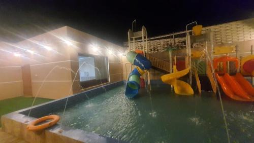 Al Kadarah Ski Chalet | Family-Friendly Water Park Chalets in Al-Darb
