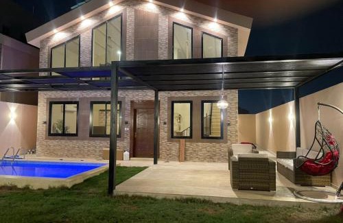 Al Kura Ski Chalet | Unforgettable Stays at شاليهات النرجس - Rated 9/10!