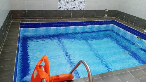 Al Kadarah Ski Chalet | Relaxing Getaway at شاليهات تريدرز لبيوت العطلات