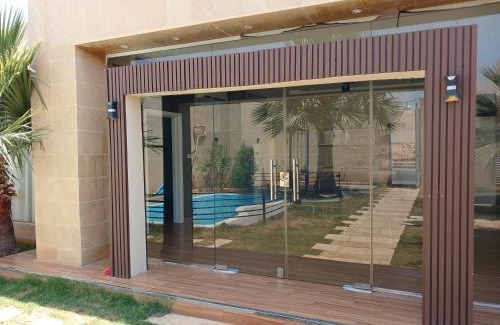 Diryah Ski Chalet | Discover شاليهات ديور: Family-Friendly Getaway with Pool
