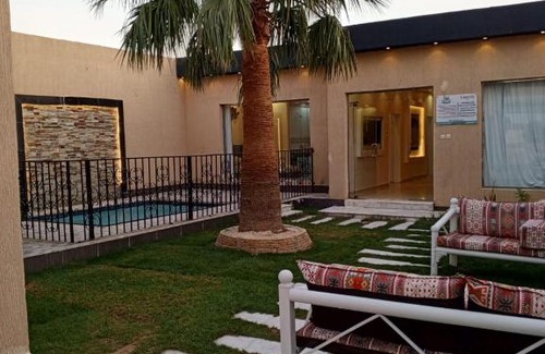 Riyadh Resort | Family Retreat at شاليهات لافرين with Pool & Hot Tub